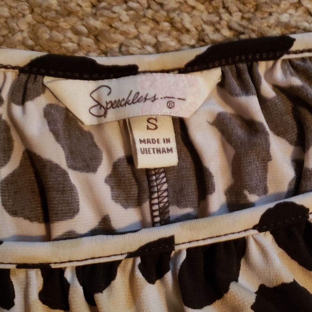Leopard print top. - Picture 4 of 6